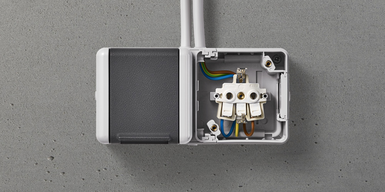 Doppelsteckdose mit Trennsteg bei Elektro Wiesmann GmbH in Itzgrund
